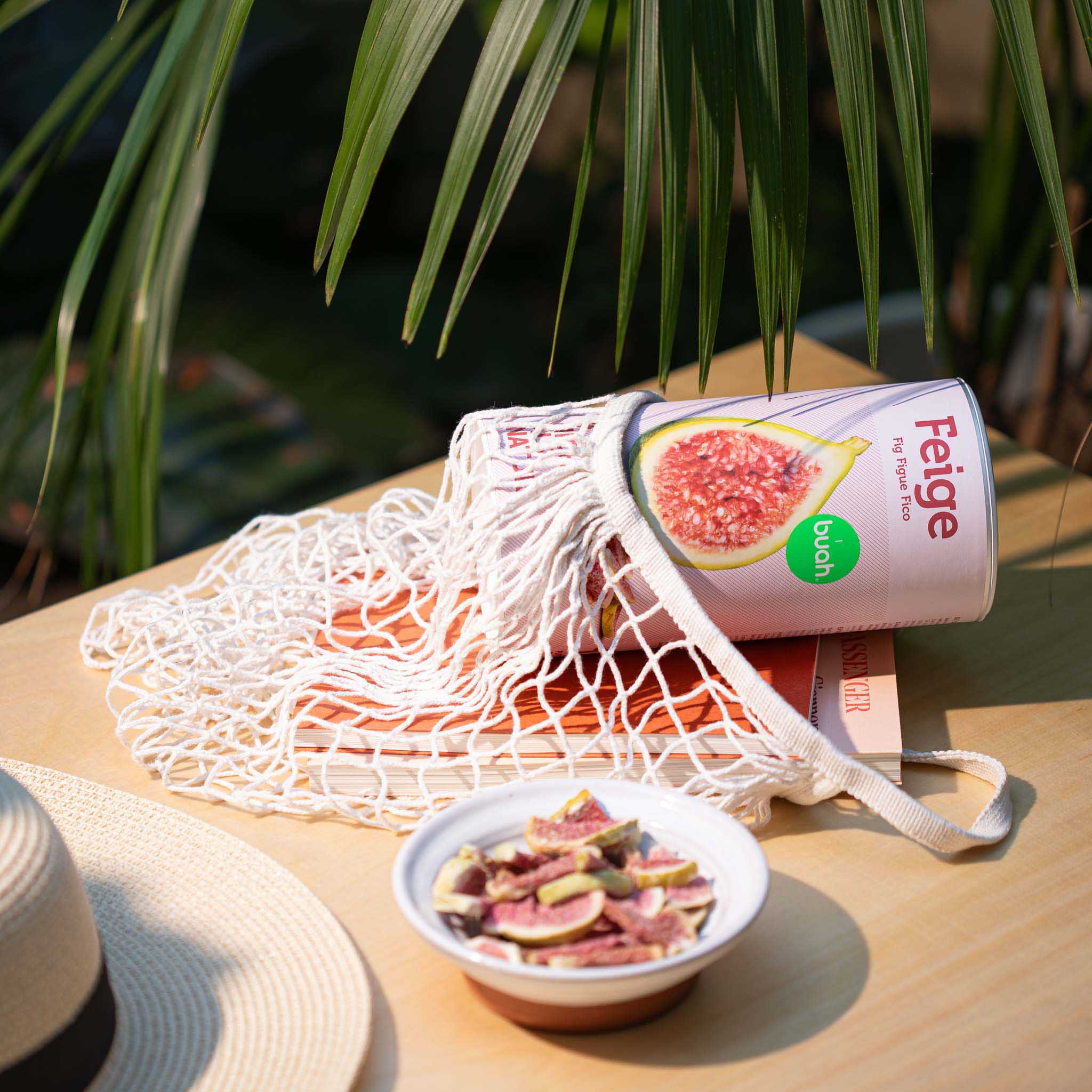 buah Dose Feige in einer gehaekelten Einkaufstasche