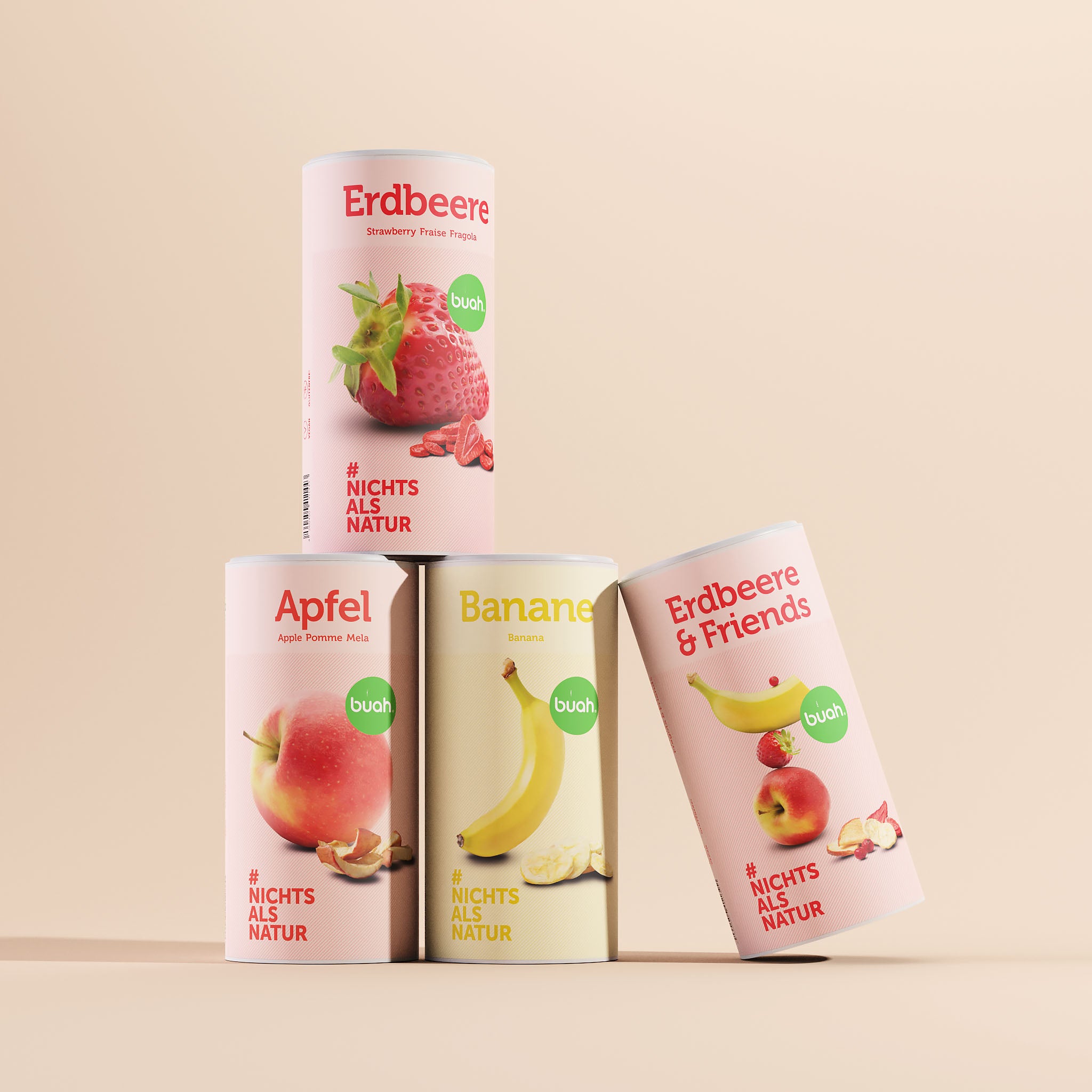 buah Sorten Erdbeere, Apfel, Banane und Erdbeere & Friends in großen zylinderfoermigen Dosen auf und nebeneinander gestapelt